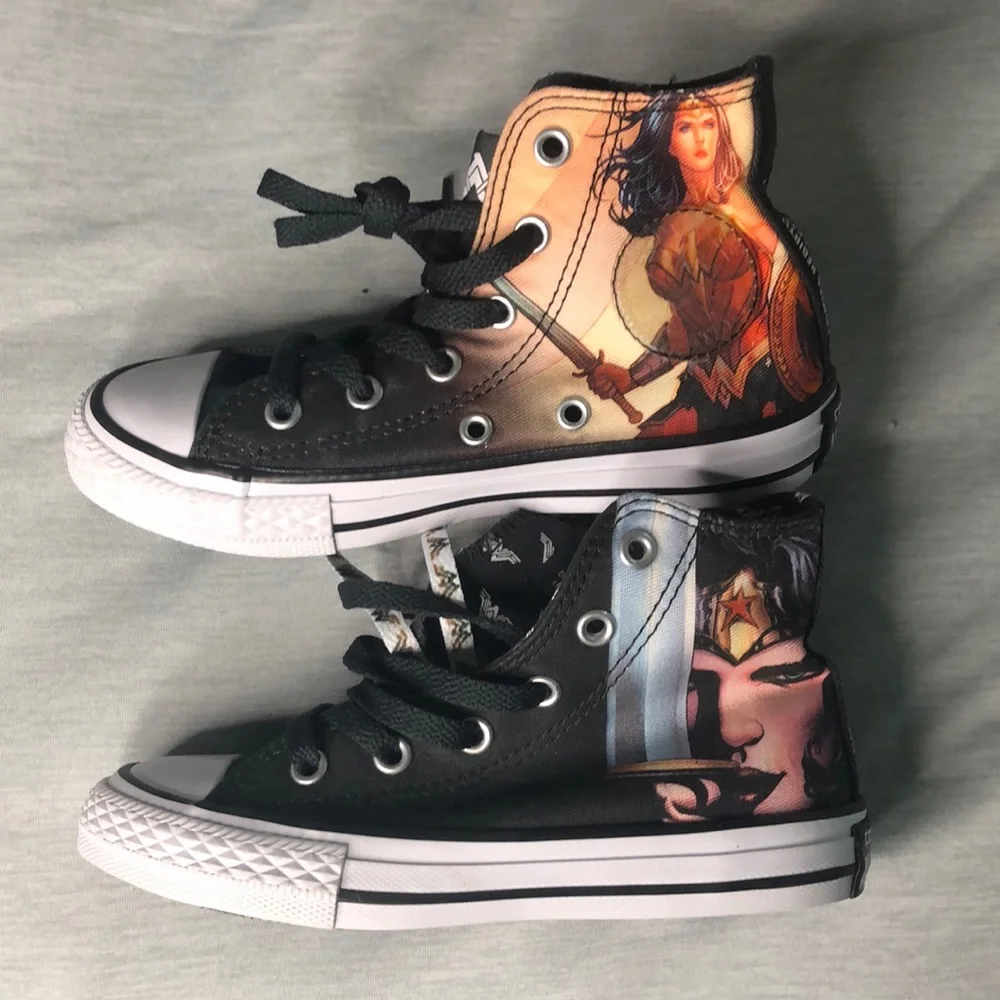Wonder Woman youth Converse